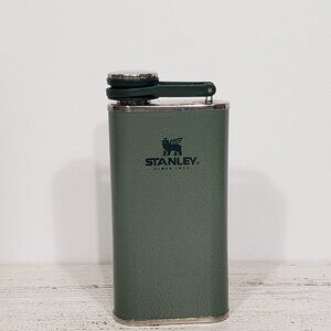Stanley  The Easy Fill Flask Hammertone Green 8oz   excellent condition